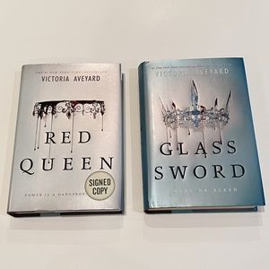 Red Queen/Glass Sword books